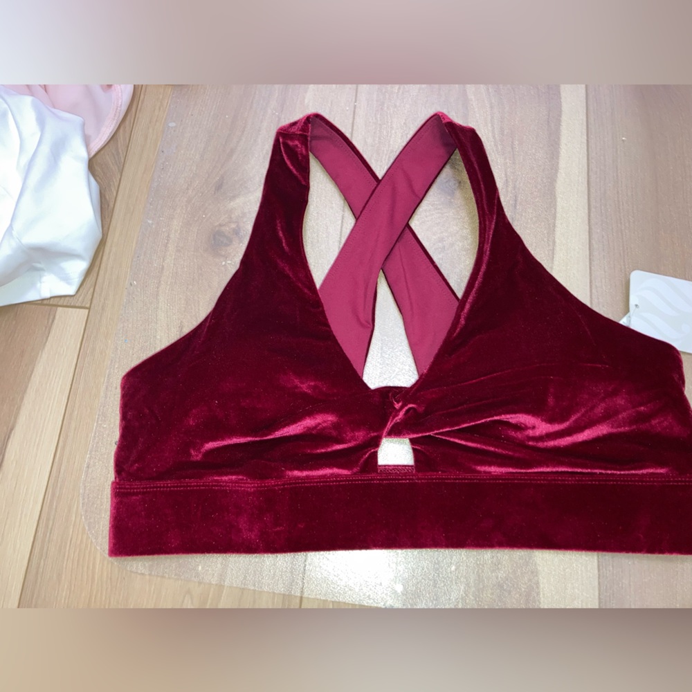 Fabletics Sports Bra - Picture 2 of 5